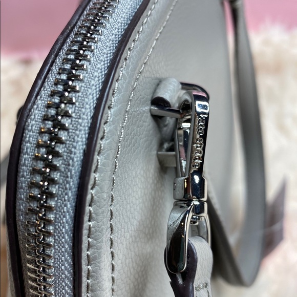 ⛔️SOLD⛔️𝗡𝗲𝘄 𝘄𝗶𝘁𝗵 𝘁𝗮𝗴 Kate Spade Small Dome Satchel - Picture 8 of 8